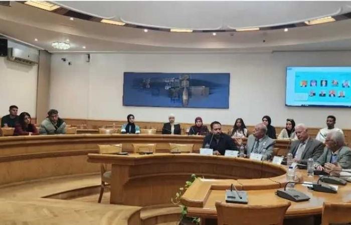المجلس
      الأعلى
      للثقافة
      يناقش
      “أكتوبر
      ذاكرة
      النصر
      في
      وعي
      الأجيال”