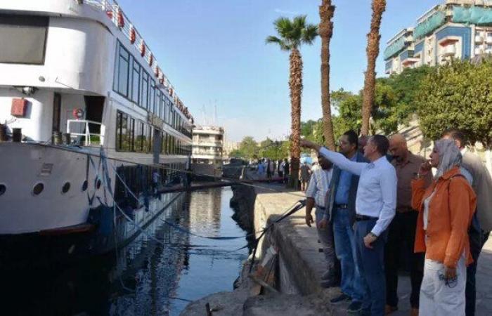 بالبلدي : محافظ
      أسوان
      يجري
      جولة
      مفاجئة
      على
      العائمات
      السياحية..
      ويوجه
      باتخاذ
      الإجراءات
      القانونية
      حيال
      المخالفين