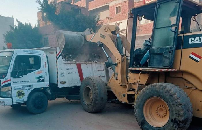 بالبلدي: بالصور..
      رفع
      744
      طنًا
      من
      بؤر
      المخلفات
      والتراكمات
      بمراكز
      ومدن
      الغربية