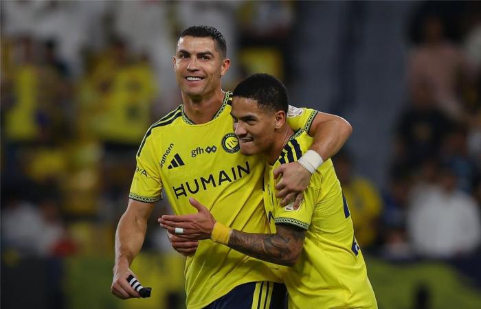 بالبلدي : ترتيب
      هدافي
      الدوري
      السعودي
      بعد
      هاتريك
      كريستيانو
      رونالدو
      أمام
      الخلود