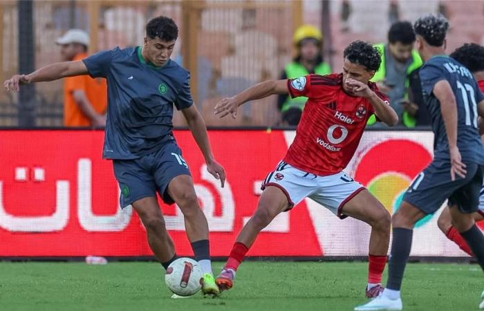 بالبلدي : فيديو
      |
      الأهلي
      يفوز
      على
      مودرن
      سبورت
      بشق
      الأنفس
      في
      الدوري
      المصري
