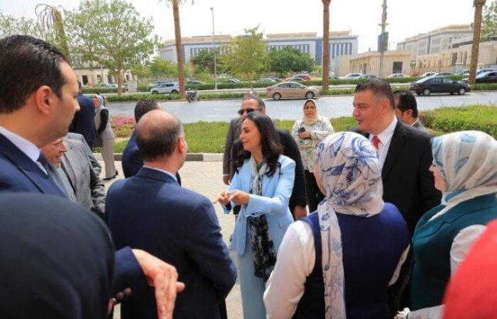 بالبلدي : مايا
      مرسي
      تكرم
      القطاعات
      المتميزة
      بوزارة
      التضامن
      خلال
      أكتوبر