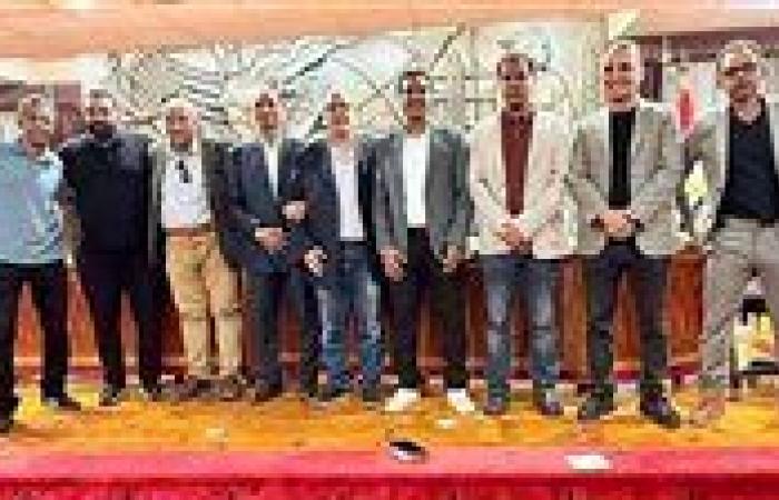 بالبلدي: اتحاد
      الكرة
      يهنئ
      المكتب
      التنفيذي
      الجديد
      لرابطة
      النقاد
      الرياضيين
      برئاسة
      لطفي
      السقعان