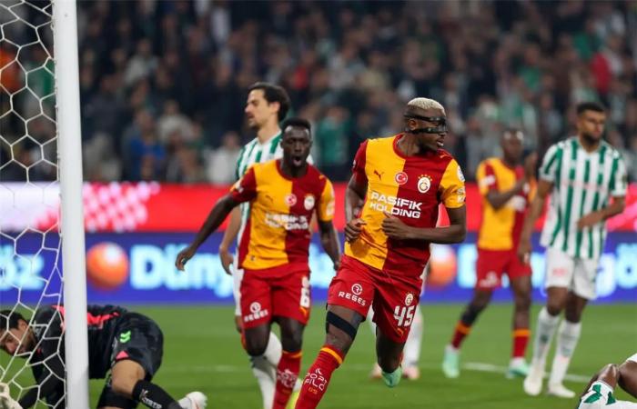 بالبلدي : فيديو
      |
      مصطفى
      محمد
      يشارك
      في
      سقوط
      كونيا
      سبور
      برباعية
      أمام
      جالطة
      سراي
      بـ
      الدوري
      التركي