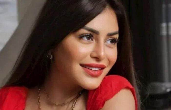 بالبلدي: «أنا
      فين
      وسط
      كل
      ده؟»..
      منة
      فضالي
      تفتح
      النار
      على
      الوسط
      الفني