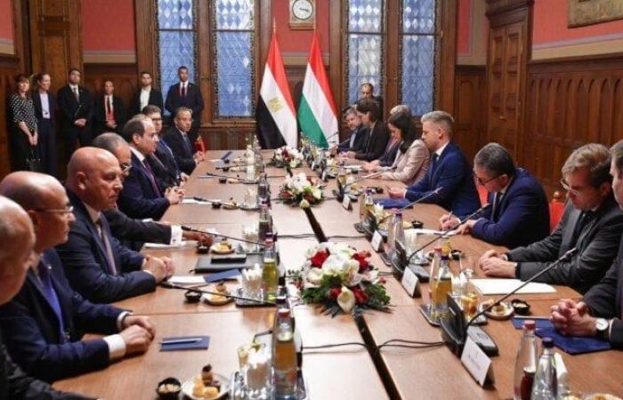 بالبلدي: الرئيس
      السيسي
      يعلن
      تحركات
      لتعزيز
      التعاون
      مع
      المجر
      في
      الطاقة
      والاستثمار
