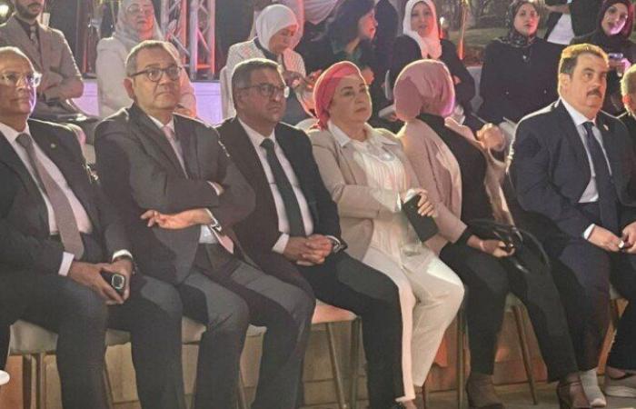 بالبلدي: أكاديمية
      الفنون
      تشارك
      بعروض
      فنية
      في
      ختام
      المشروعات
      الخضراء
      بالقاهرة