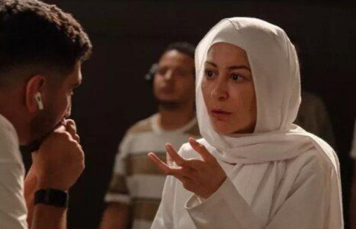 بالبلدي : ممرضة
      تقتل
      أكثر
      من
      30
      مريضًا..
      منة
      شلبي
      تثير
      الجدل
      بـ«عنبر
      الموت»