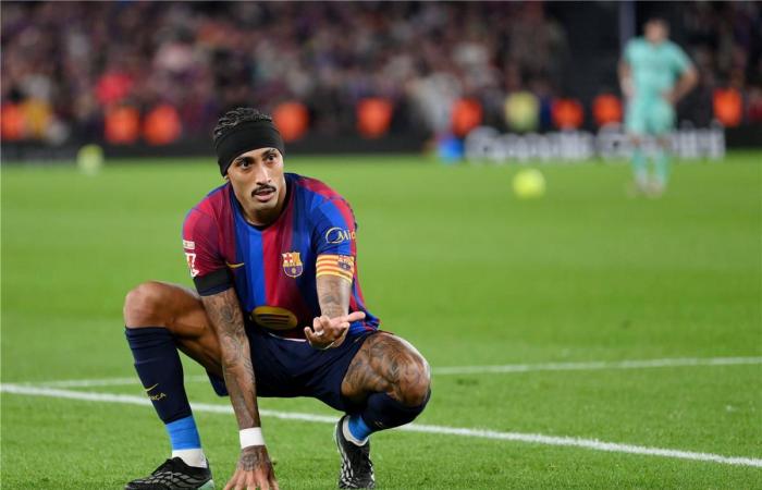 بالبلدي : فيديو
      |
      في
      5
      دقائق..
      رافينها
      ولامين
      يامال
      يسجلان
      هدفين
      لـ
      برشلونة
      أمام
      ألافيس