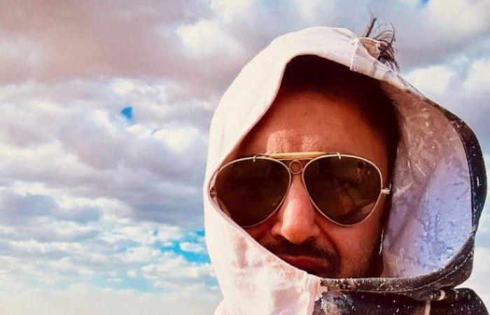 بالبلدي : «لما
      اللي
      بحبهم
      يكتشفوا
      سحر
      مصر»..
      جاد
      شويري
      في
      أحدث
      ظهور
      من
      زيارته
      للأهرامات