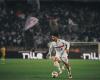 بالبلدي : عبد
      الله
      السعيد
      يقرر
      الرحيل
      عن
      الزمالك
      وفسخ
      تعاقده
      قبل
      انطلاق
      الموسم
      الجديد