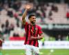 بالبلدي : قائمة
      نيس
      أمام
      لوريان
      في
      الدوري
      الفرنسي..
      موقف
      محمد
      عبد
      المنعم