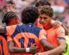 بالبلدي : تشكيل
      برشلونة
      المتوقع
      أمام
      إلتشي
      اليوم
      في
      الدوري
      الإسباني