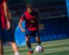 بالبلدي : برشلونة
      يغازل
      حمزة
      عبد
      الكريم..
      والجماهير:
      عثرنا
      على
      كنز
      حقيقي