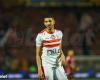 بالبلدي : وكيل
      أحمد
      فتوح
      يكشف
      سبب
      غيابه..
      ويؤكد:
      الزمالك
      وافق
      على
      بيعه
      بشرط