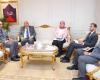 وزير
      العمل
      يبحث
      مع
      رئيس
      «الوطنية
      لمكافحة
      الهجرة»
      توفير
      فرص
      عمل
      آمنة
      للشباب