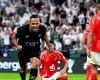 ثلاثي
      الزمالك
      السابق
      يستعيد
      ذكريات
      السوبر
      الأفريقي