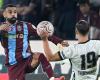 بالبلدي : فيديو
      |
      محمد
      صلاح
      يسجل
      هدف
      طرابزون
      سبور
      الثاني
      أمام
      بشكتاش