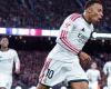 بالبلدي: مبابي
      يقود
      ريال
      مدريد
      لإسقاط
      برشلونة
      في
      كلاسيكو
      الدوري
      الإسباني
      «فيديو»