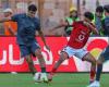 بالبلدي : فيديو
      |
      الأهلي
      يفوز
      على
      مودرن
      سبورت
      بشق
      الأنفس
      في
      الدوري
      المصري