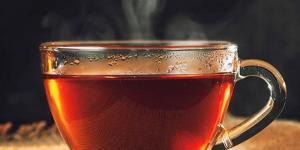 بالبلدي: توقف عن فعل ذلك فورًا.. أضرار صحية خطيرة لشرب الشاي على معدة خاوية