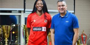 بالبلدي : رسميا | الأهلي يعلن التعاقد مع اللاعبة الفرنسية أوريليا إيباتومبو