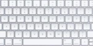 بالبلدي: تعملها إزاي؟ كيفية التحقق من مستوى بطارية Apple Magic Keyboard