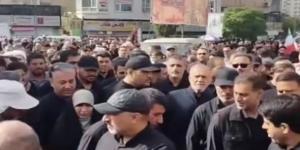 بالبلدي: إيران
      تُشيّع
      قادتها
      العسكريين
      والعلماء
      النوويين
      بعد
      مقتلهم
      في
      مواجهة
      غير
      مسبوقة
      مع
      إسرائيل
