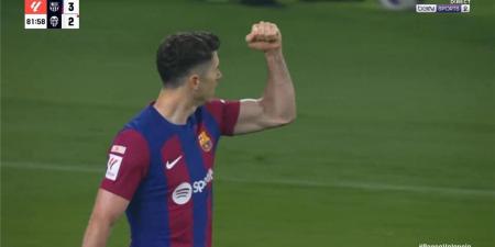 بالبلدي : فيديو | ليفاندوفسكي يسجل هدف برشلونة الثالث أمام فالنسيا