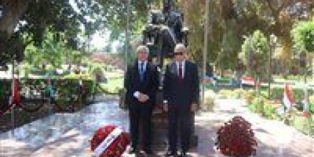 بالبلدي : محافظ القليوبية يستقبل سفير أذربيجان لوضع إكليل من الزهور على النصب التذكاري