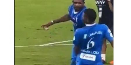 بالبلدي: فيديو صادم.. على البليهي يصفع زميله على وجهه داخل الملعب بالبلدي | BeLBaLaDy