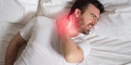 بالبلدي : أعراض ألم الرقبة من الخلف.. صعوبة تحريك الرأس بشكل طبيعي