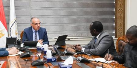 وزير الري يبحث مع سفير تنزانيا بالقاهرة التعاون بين البلدين في مجال المياه