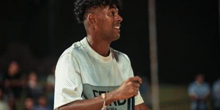 بالبلدي: عفروتو:
      قسوة
      والدي
      ساعدتني
      على
      الثبات
      والنجاح