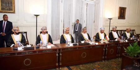 وزير
      الخارجية
      والهجرة
      يستقبل
      نظيره
      العُماني
      ويترأسان
      أعمال
      اللجنة
      المشتركة
      بالقاهرة