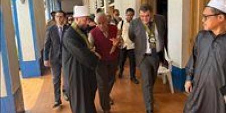 بالبلدي: وزير
      الأوقاف
      يزور
      المسجد
      الأزرق
      في
      الفلبين
      ويتفقد
      شؤون
      الجالية
      المسلمة