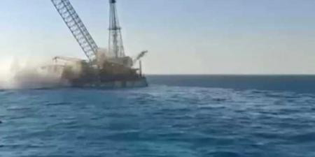 وزير
      العمل
      يكشف
      آخر
      تطورات
      حادث
      حفار
      جبل
      الزيت
