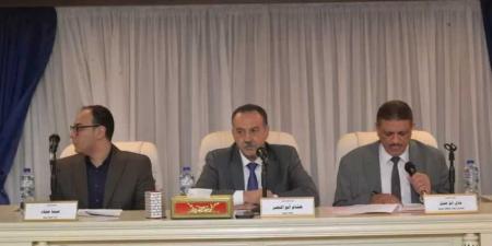 محافظ
      أسيوط
      يعلن
      عن
      مشروعات
      تنموية
      جديدة
      ويوجه
      بتطوير
      المناطق
      النائية
      خلال
      ترؤسه
      المجلس
      التنفيذي