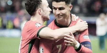 بالبلدي : كريستيانو
      رونالدو
      ينعي
      ديوجو
      جوتا
      بكلمات
      مؤثرة..
      أمر
      لا
      يصدق