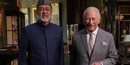 بالبلدي: سلطان
      عمان
      وملك
      بريطانيا
      يبحثان
      العلاقات
      الثنائية
      والمستجدات
      الإقليمية
      والدولية