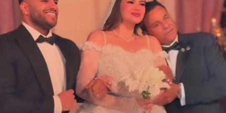 بالبلدي: الصور
      الأولى
      من
      حفل
      زفاف
      ابنة
      محمد
      فؤاد