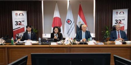 بالبلدي: وزير
      التعليم
      العالي
      يدعم
      مركز
      أشباه
      الموصلات
      بالجامعة
      المصرية
      اليابانية