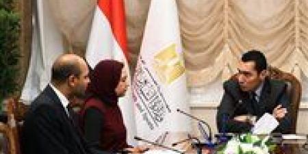 بالبلدي: وزير
      الرياضة
      يعقد
      اجتماعًا
      مع
      الأندية
      وممثلي
      الوزارات
      لمناقشة
      ملف
      مديونيات
      المرافق