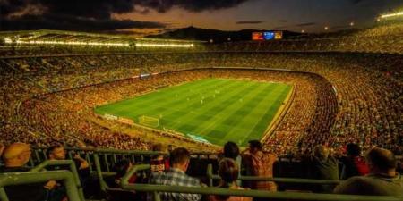 بالبلدي: أتلتيكو
      مدريد
      يقترب
      من
      حسم
      صفقة
      برناردو
      سيلفا
      بعد
      تراجع
      اهتمام
      برشلونة