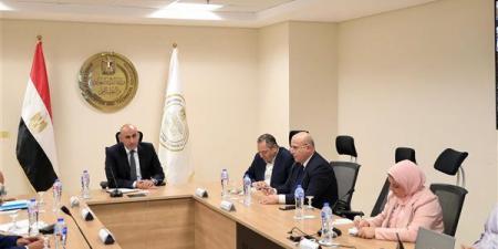 بالبلدي: وزير
      التربية
      والتعليم
      يعلن
      الطوارئ
      ويرسم
      ملامح
      الخطة
      النهائية
      لضبط
      امتحانات
      الثانوية
      العامة