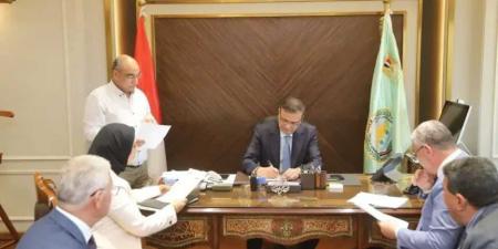 وزير
      الزراعة
      يواصل
      لقاءاته
      الدورية
      بأعضاء
      النواب
      والشيوخ
      لبحث
      طلبات
      المواطنين
