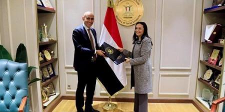 بالبلدي: وزير
التربية
والتعليم
يوقع
بروتوكولًا
جديدًا
لتنظيم
حضانات
المدارس
الخاصة
والدولية
بالتعاون
مع
التضامن
الاجتماعي