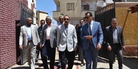بالبلدي : محافظ
      سوهاج
      يتفقد
      استراحات
      القائمين
      على
      أعمال
      امتحانات
      الثانوية
      العامة