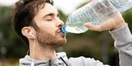 الصحة
      تحذر:
      شرب
      المياه
      ليس
      عند
      العطش
      فقط..
      والمعهد
      القومي
      للتغذية
      يكشف
      فوائده
      الحيوية
      للجسم