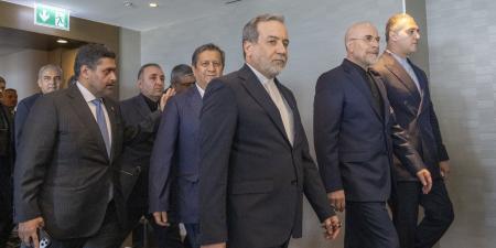 بالبلدي: "لن تعودوا لبلدكم اللعين".. إعلام إيراني يكشف عن تحرك لوفد طهران بسويسرا بعد تهديدات ترامب
